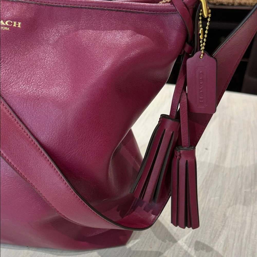 Vintage Coach Fuchsia Leather Shoulder Bucket Bag- EUC
